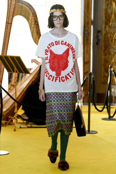 Look 12